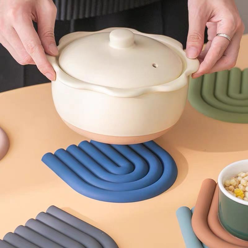 Радужный силиконовый коврик для стола Coaster Multifunctional Pot Holders For Kitchen Heat Resistant Pan Dispenser Placemat