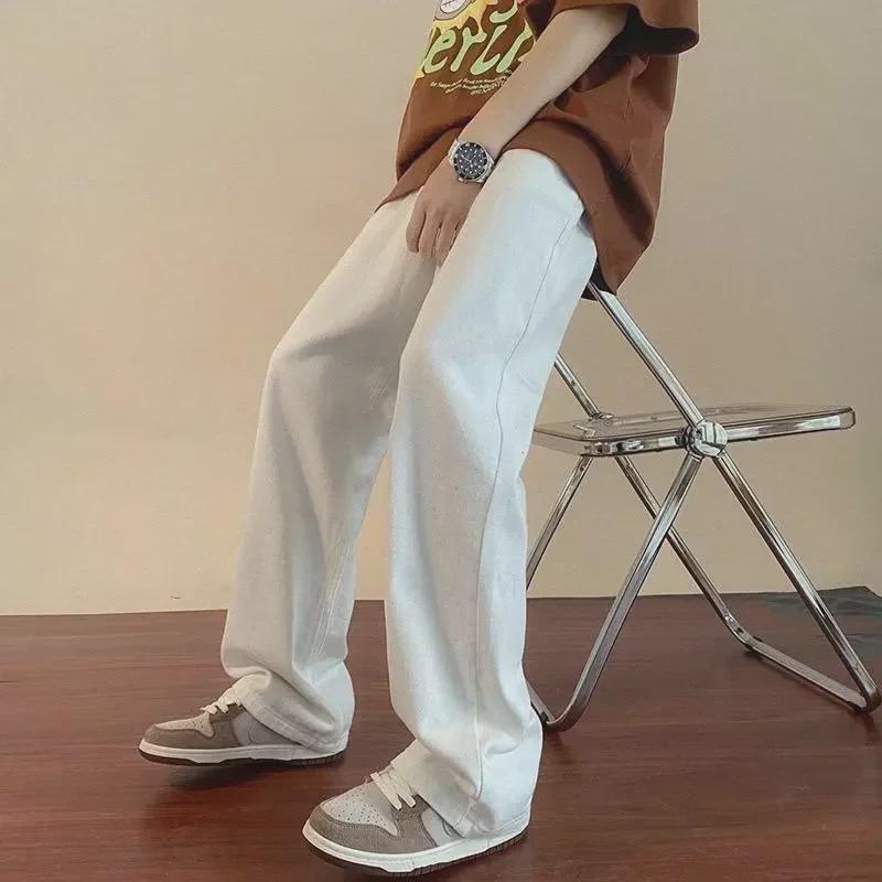 Men's Light Wash Straight-Leg Jeans: Trendy, Loose-Fit for Spring and Summer