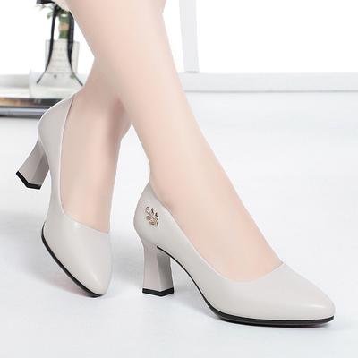 Мягкая кожаная женская обувь, подходящая для полных и широких ног среднего возраста, на высоком каблуке, профессиональная рабочая кожаная обувь