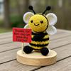 Вязаная пчела учителю подарок признательность ручной работы украшение благодарности пчела со знаком вязание крючком пчела