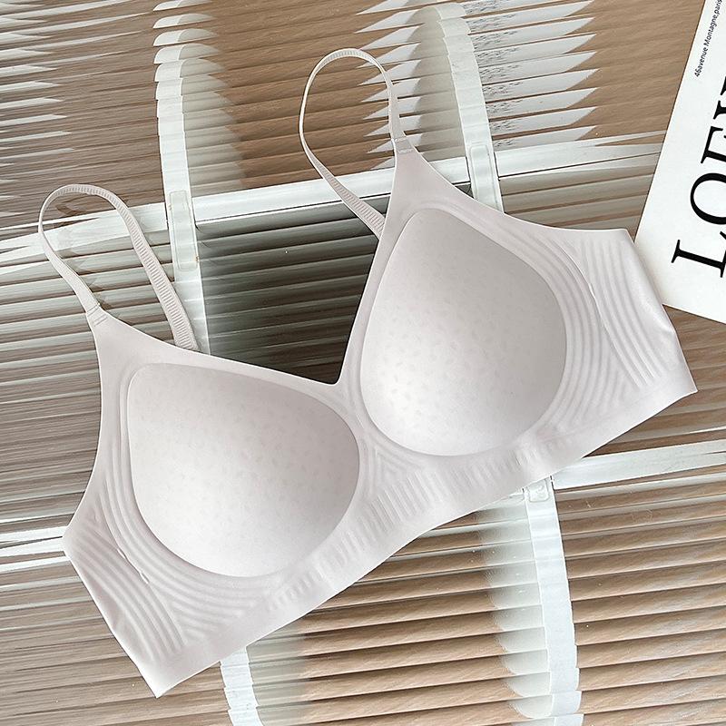 #Gold #summer new model, sexy smooth surface, no steel ring, no imprint, gather bras, close sub-breasts and thin underwear