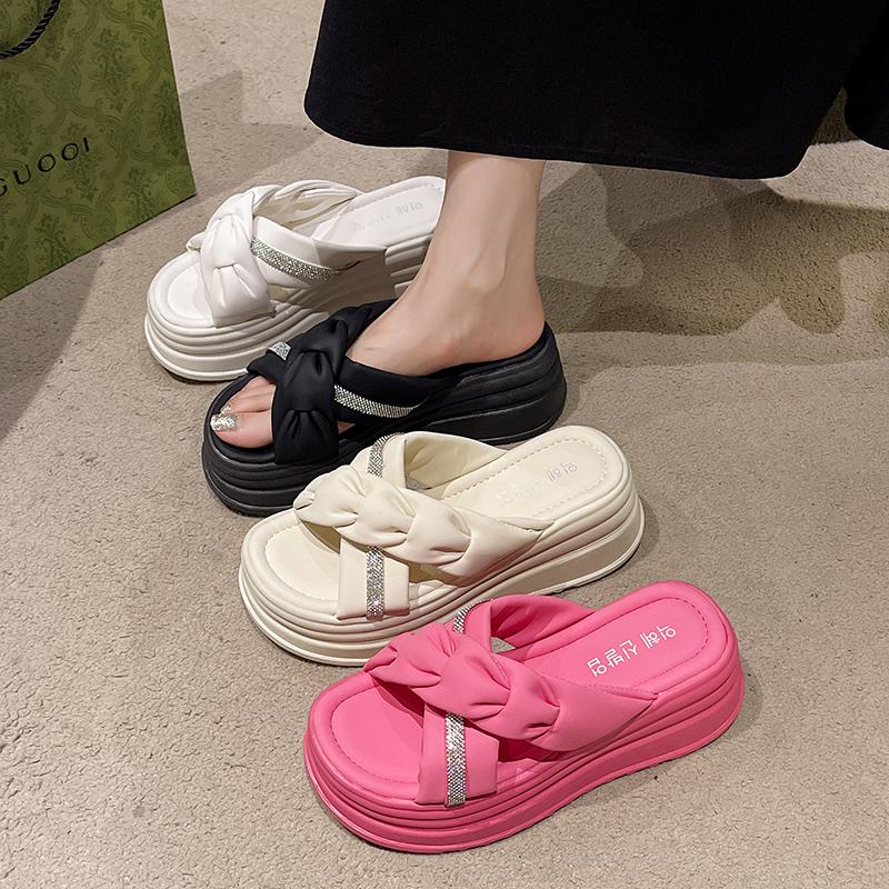 Летние каблуки тапочки женские повседневные пляжные тапочки модные тисненые плиссированные тапочки уличные шлепанцы на платформе обувь женские сандалии