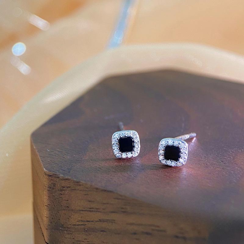 Простые квадратные серьги в форме ромба, женские, легкие, роскошные, маленькие, с благовониями, ветряные, геометрические, с высоким уровнем датчика, украшение для ушей