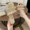 Корейская версия сказочного и иностранного стиля с юбкой, кружевные жемчужные шлепанцы, модный тренд на вьетнамки для новогодней одежды женщин