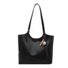Large Capacity Tote Bag Women's New Fashion Shoulder Bag Minimalist Style Niche Design Armpit Bag