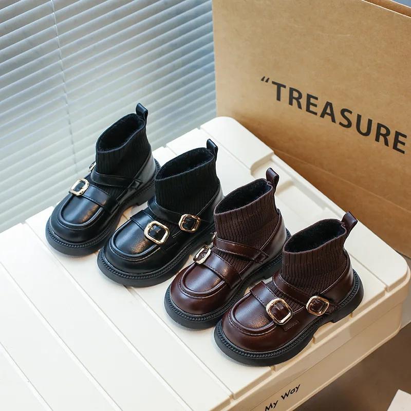 2024 Детские кожаные туфли для девочек осень-зима новые модные британские туфли с мягкой подошвой и противоскользящей подошвой в стиле принцессы