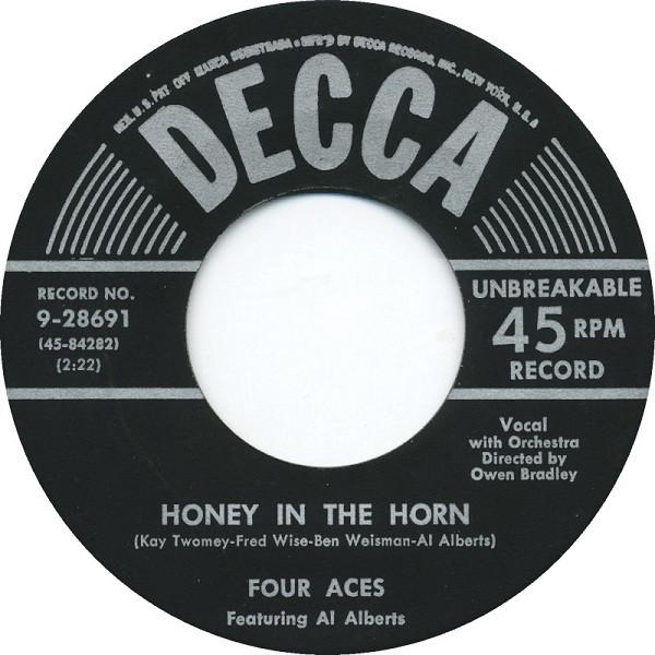 7-дюймовая пластинка FOUR ACES, AL ALBERTS - Honey In The Horn 928691 Decca 1953 США Джаз Б/У