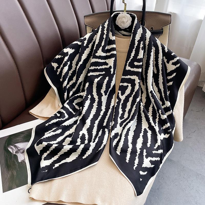 Design Twill Silk Square Scarf Women Luxury Brand Hijab Scarves Headband Foulard Ladies Shawl Wrap Echarpe Foulard Bandana