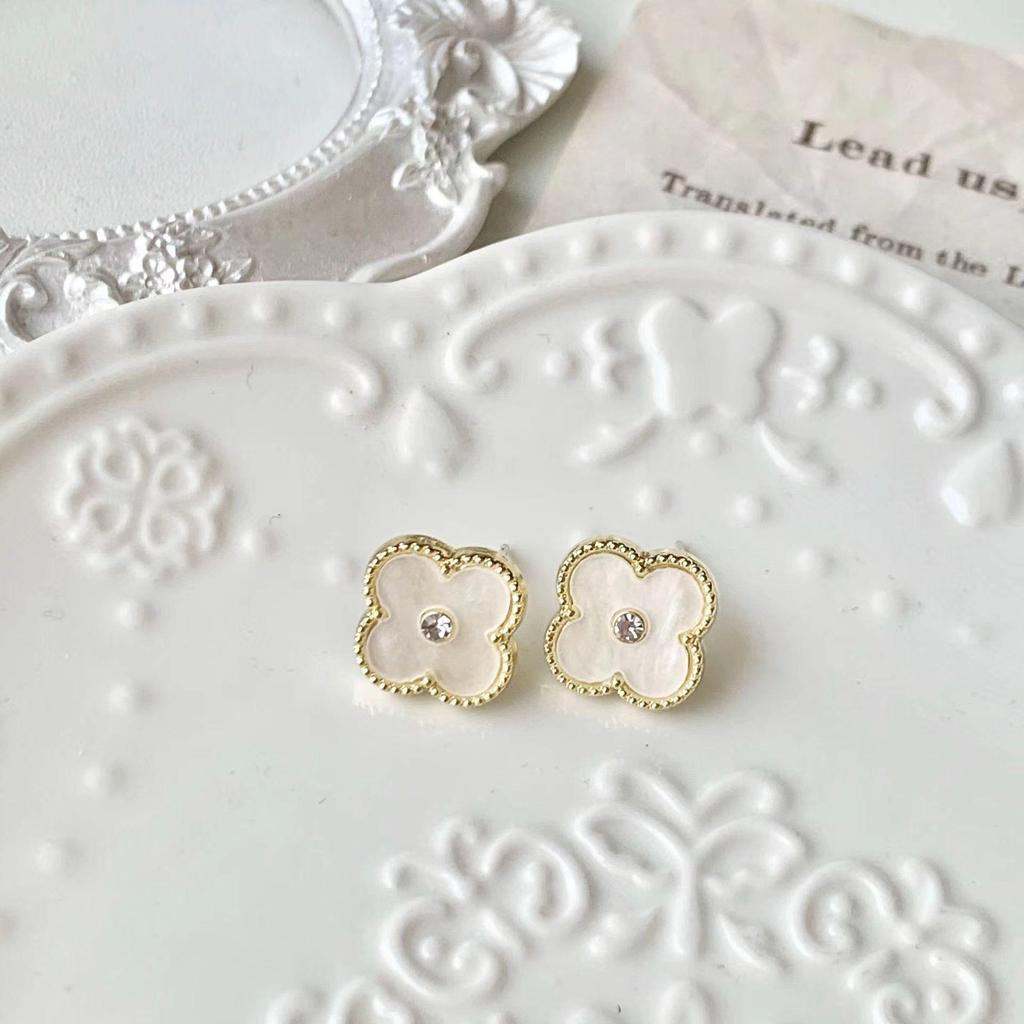 Модные серьги с четырьмя листами клевера и дрелью, красные, маленькие, простые, нежные, темпераментные, с цветком из перламутра, женские серьги