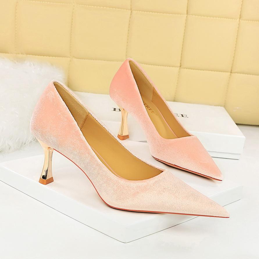 Модные банкетные туфли на высоком каблуке, замшевые одинарные туфли с острым носком и металлическим каблуком