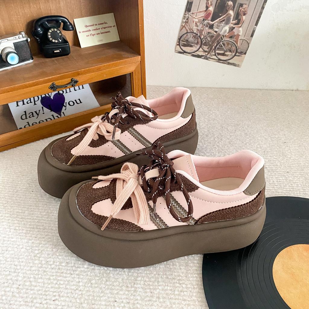 A9858 латексная стелька/популярные немецкие тренировочные туфли на толстой подошве женские 2024 новые осенние кожаный верх гонконгский стиль кеды маленькие белые туфли