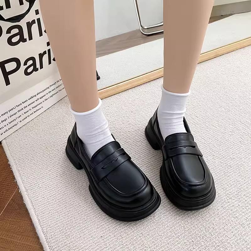 Туфли-лоферы на платформе с круглым носком женские 2025 новые ретро универсальные для jk формы одинарная обувь черные на толстом каблуке маленькие кожаные туфли