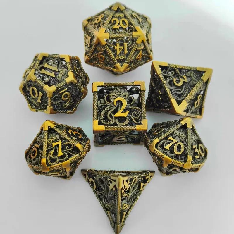 Набор из 7 полых металлических кубиков для D&D RPG с гравировкой дракона, многогранные кубики, настольные игровые аксессуары для Мастера Подземелий, коллекционера