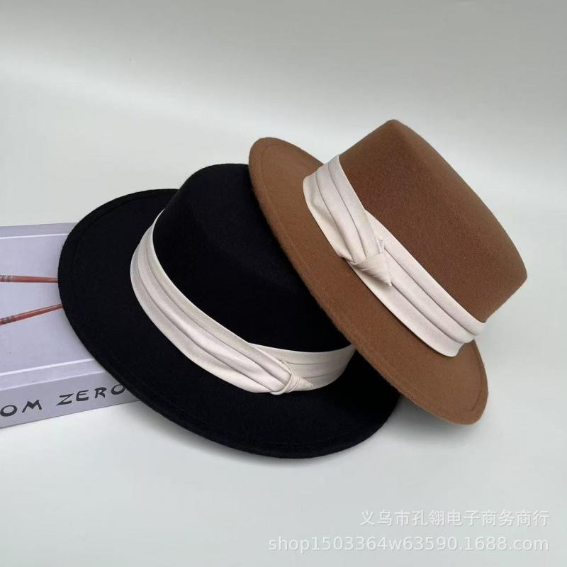 French retro flat hat women's winter fashion versatile face small top hat outdoor warm woolen sun hat tide