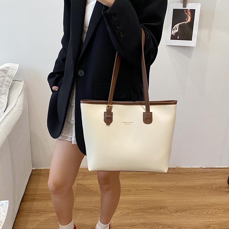 Large capacity simple fashion women's bag Korean versatile casual handbag commuter versatile underarm bag