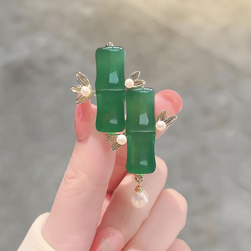 Ретро китайская брошь с кисточкой в виде бабочки и цветка – элегантный аксессуар для чонсама