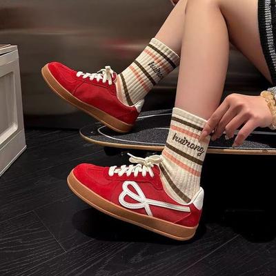 Повседневная спортивная обувь женская 2025 осень новая шнуровка спереди модная универсальная круглый носок плоская подошва цветная обувь женская