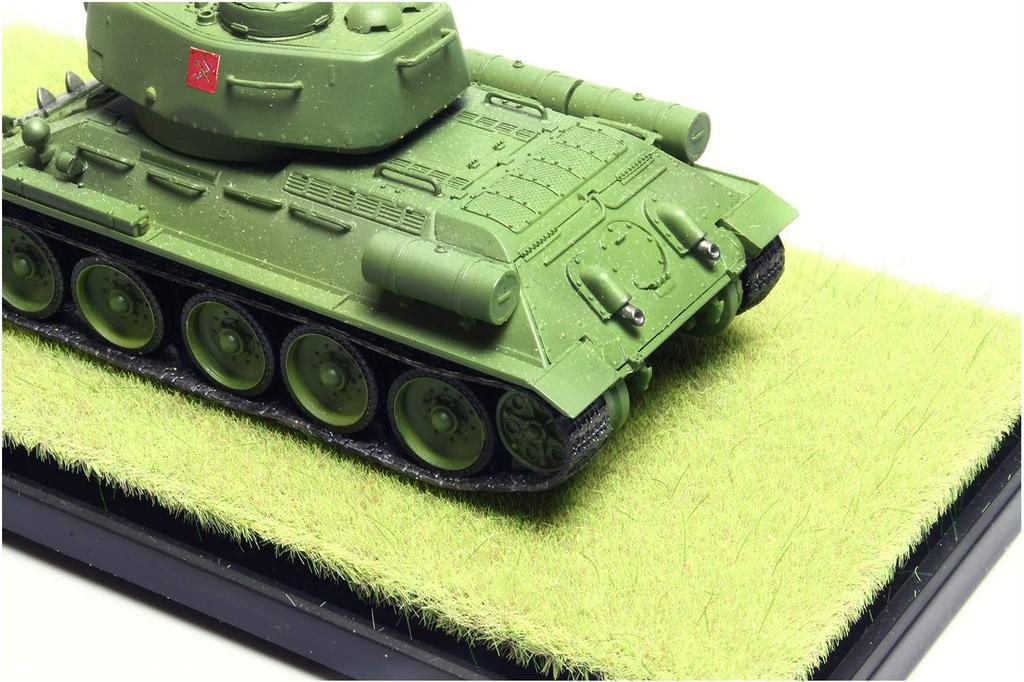 PLATZ Girls Panzer Movie Tank Collection Pravda High School Assembled In the Grassland Scale Finished Product & Palm-sized T-34/85 1/72 Pre-painted