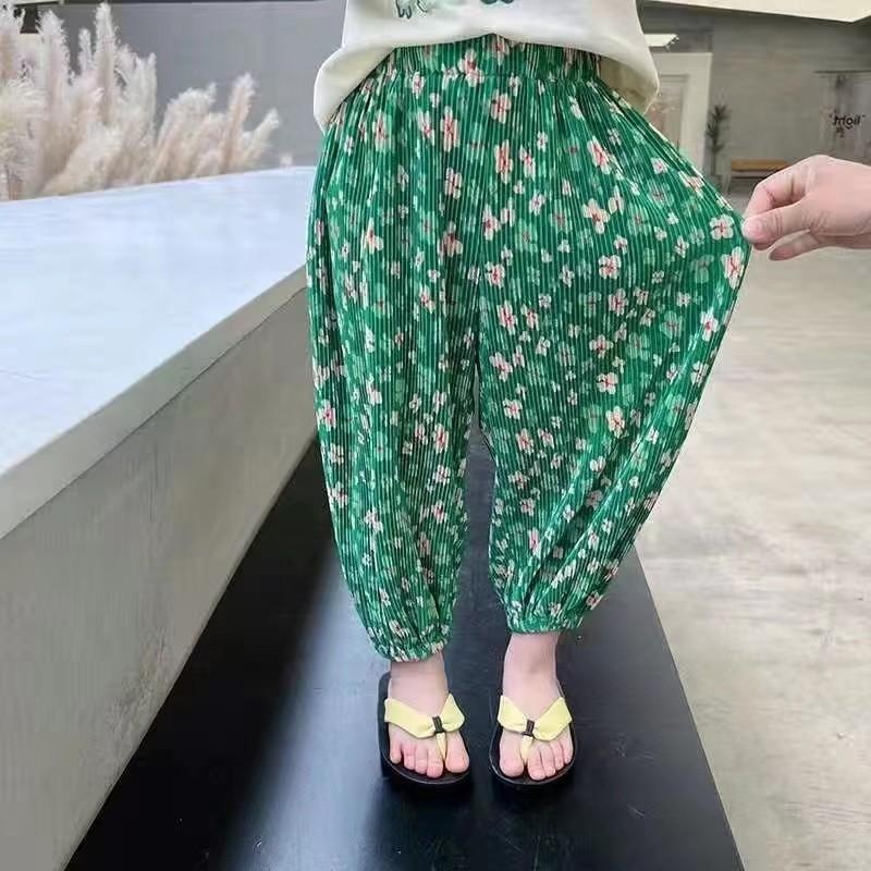 Комплект одежды для девочек, летний корейский детский комплект, вязаный комплект с короткими рукавами в полоску для девочек + красные широкие брюки, 2 комплекта