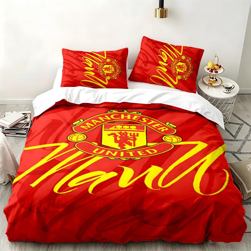 FC Manchester 3pc set Perfect for bedroom use Comfortable bedding set includes a duvet cover and two pillowcases Ideal birthday or Christmas gift