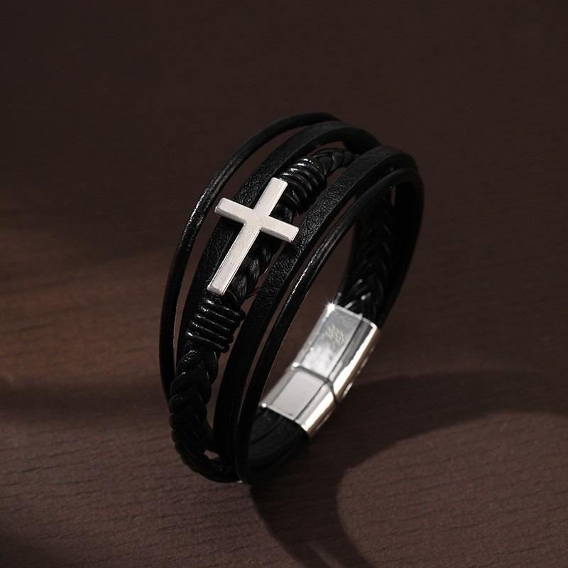 With Metal Magnetic Clasp Classic Single Layer Black 2025 New Hand Woven Leather Bracelet Men's Fashion Business Zircon Gift