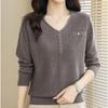 Трикотажная рубашка с V-образным вырезом на начало осени, тонкий топ с длинными рукавами, новая женская одежда осени 2024 года, свитер для мамы в иностранном стиле