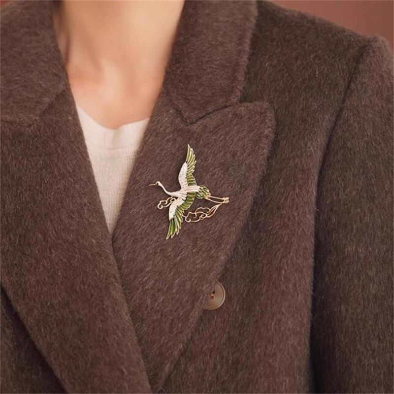 Chinese Style Elegant Rhinestone Green Enamel Wings Crane Clouds Brooches For Women Girls Flying Birds Lapel Pins Party Jewelry