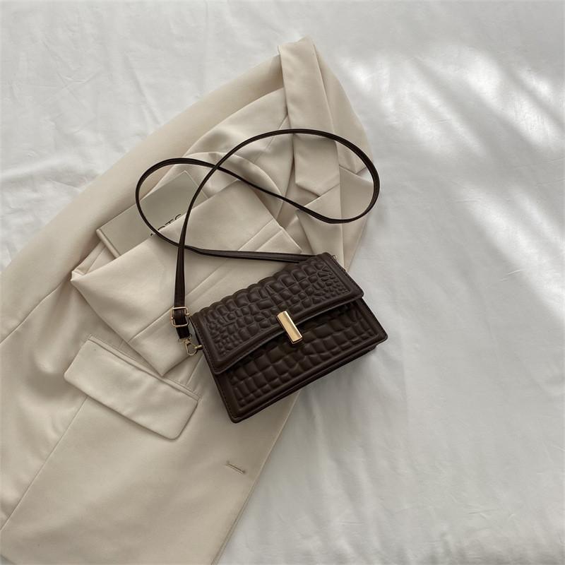 Chic White Retro Square Bag For Women Ideal For Fashionable Street Style And Casual Wear