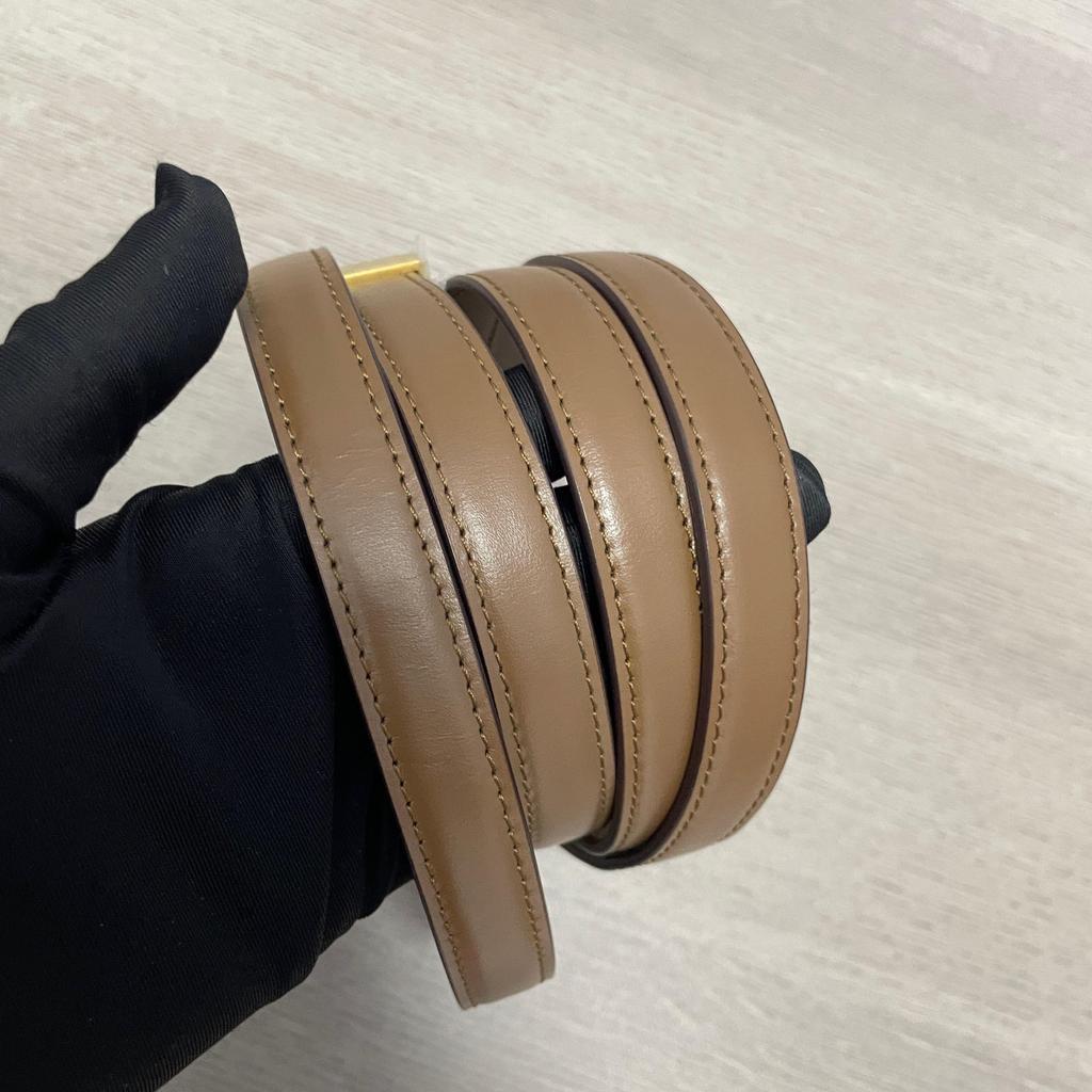 [Pre-Owned] Classic Box Gold Buckle Polished Calfskin Tofu Square Crossbody Shoulder Bag Medium - Very Good #11PXVQE