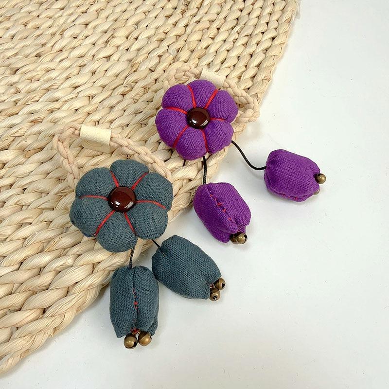 Шелковый треугольный шарф в стиле ретро - тонкий летний женский аксессуар для шеи