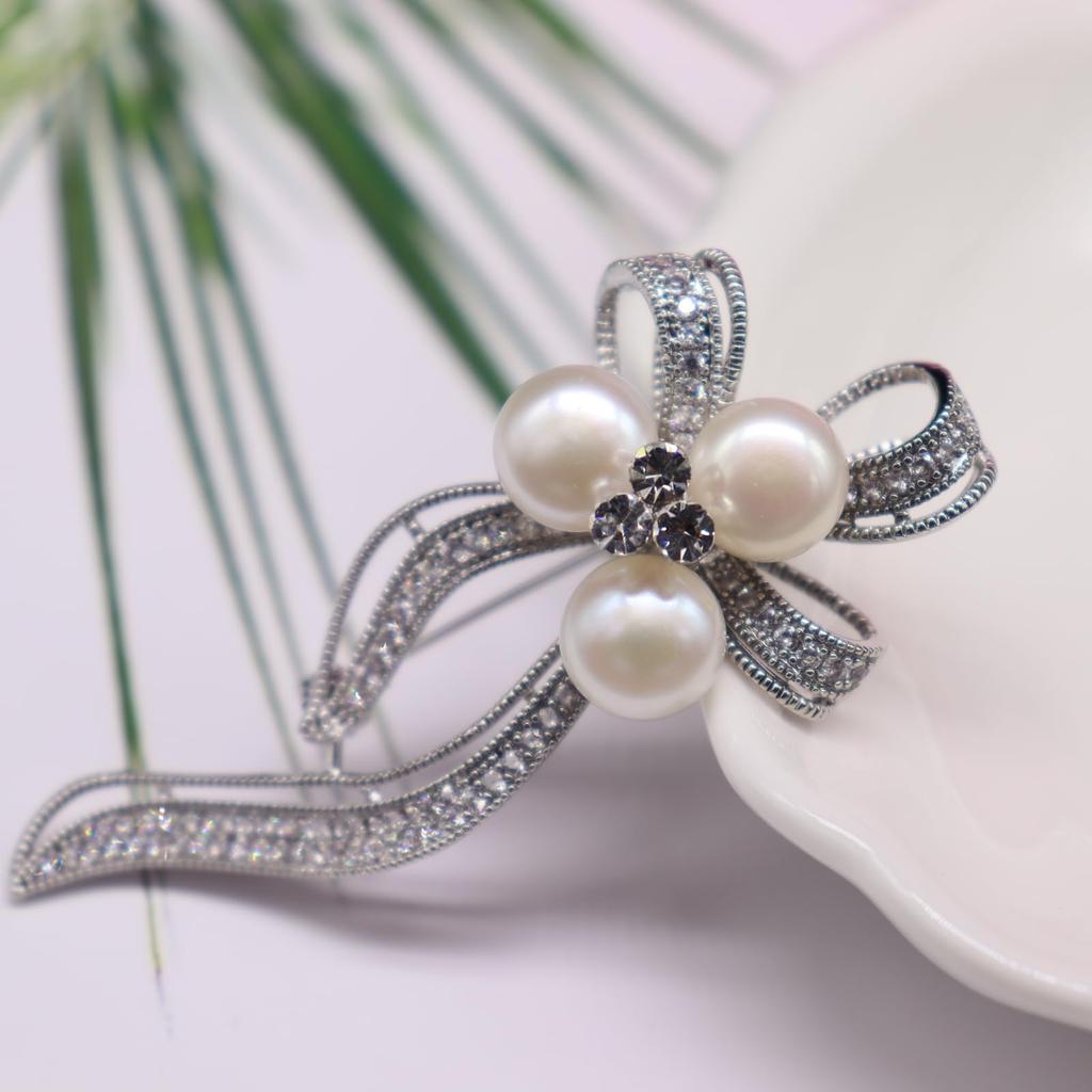 Брошь из циркониевой ленты и жемчуга, корсаж из цветка пресноводного жемчуга, подарок для женщин на поступление, выпускной, в комплекте с подарочным футляром с покрытием и пресноводным жемчугом.