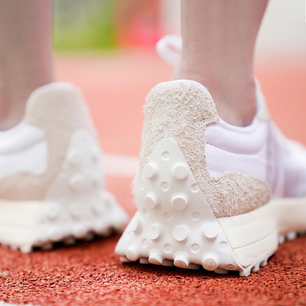 New Balance 327 Белые кроссовки Moonbeam для женщин WS327SFD