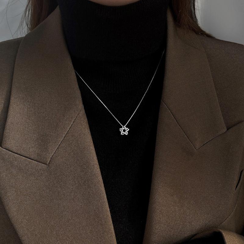 Full Diamond Star Necklace Women's Versatile High-end Light Luxury Sweater Chain Pendant Zircon Collarbone Chain