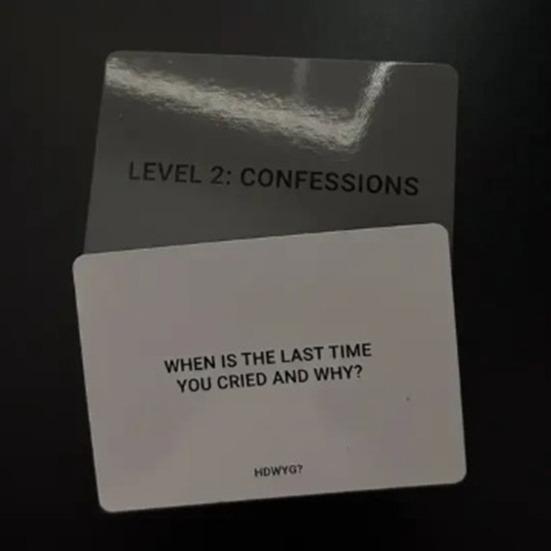 Насколько глубоко вы готовы погрузиться? Вопросы для карточной игры, которые укрепят связь с помощью 99 содержательных карточек для разговора для пар