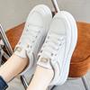 Маленькие белые туфли женские 2025 весна новые хиты продаж студенческие кеды корейская версия внутренняя танкетка повседневные
