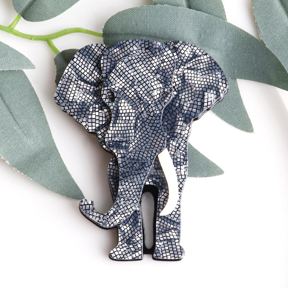 New Cute Panda Acrylic Brooches for Women Girls Funny Animals Badge Backpack Clothes Lapel Pins Brooch Dress Fashion Jewelry