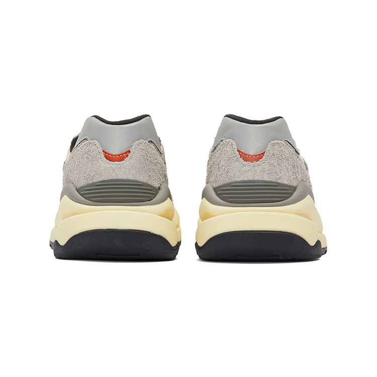 New Balance Кроссовки унисекс серо-бело-черные 57/40 M5740RG
