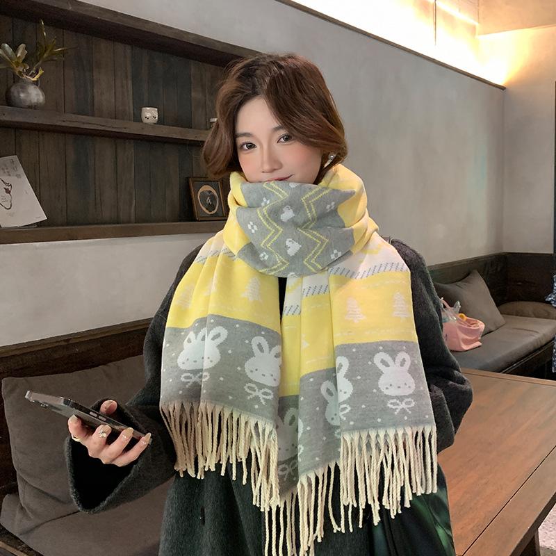 Autumn and Winter New Style Cute and Versatile Scarf for Students Cold Proof Neck Protector High Value Shawl and Scarf for Women.