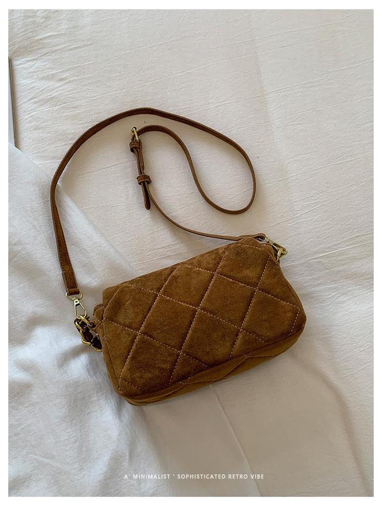 Autumn/Winter 2025 Suede Quilted Shoulder Bag - Minimalist, Versatile, Lightweight Handbag for Women.