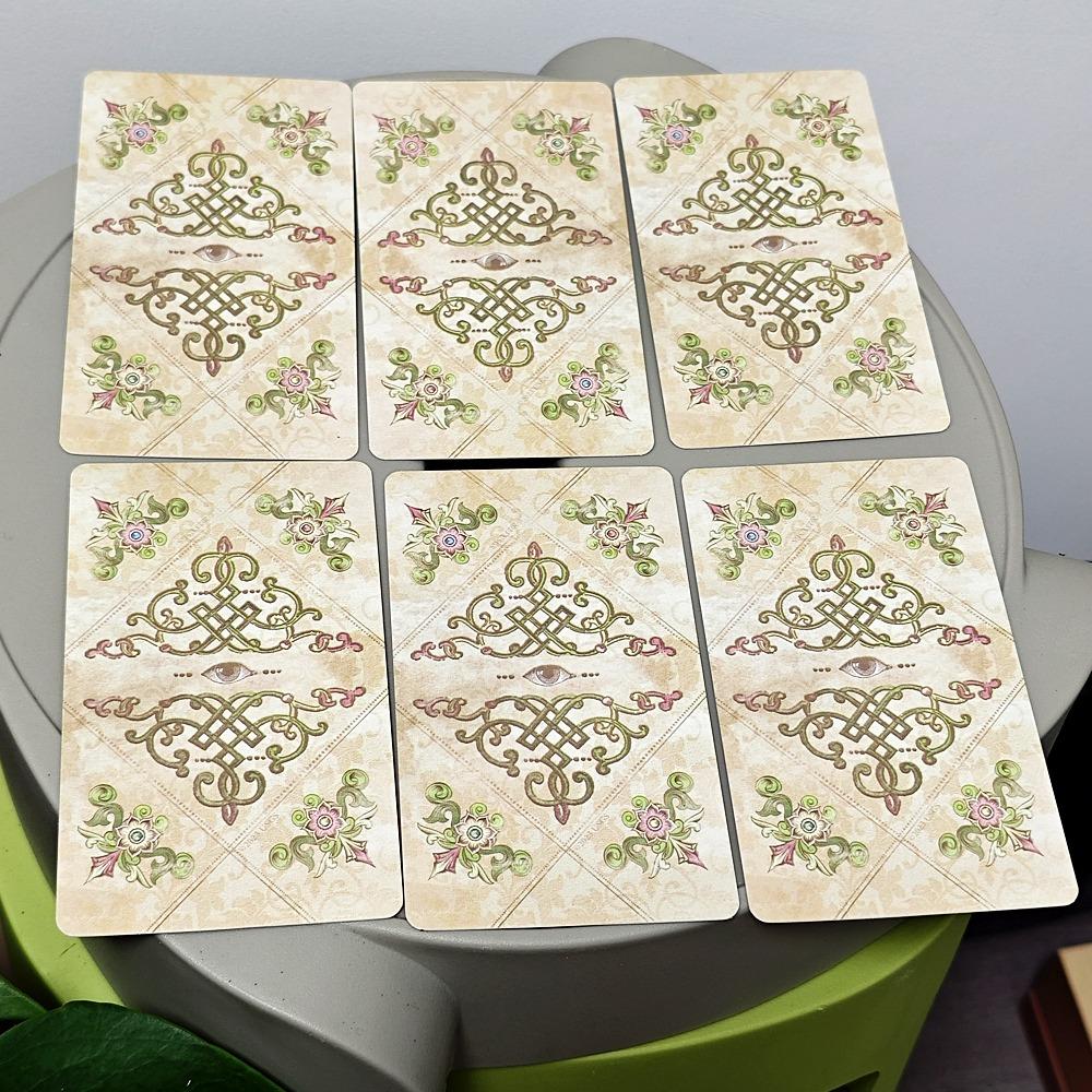 Колода Таро в старинном стиле, двухсторонняя, тисненая, 12*7 см, 79 шт., винтажные иллюстрации, подчеркивающие четкую символику, упакованная в жесткую коробку