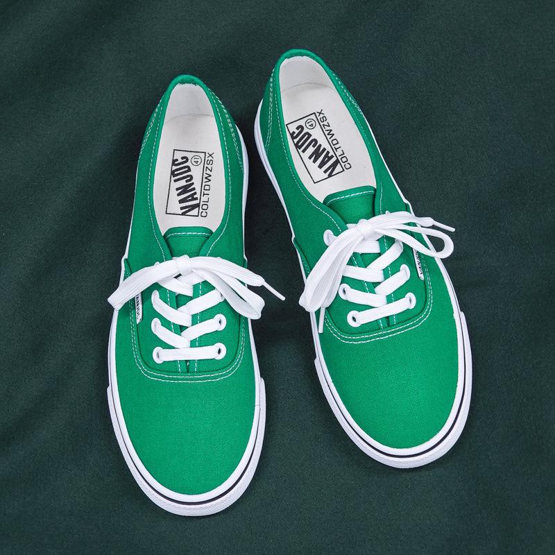 "Douchuan 2025 Весна/Осень Модные низкие парусиновые кроссовки для мужчин: Универсальная повседневная обувь для пар и студентов.