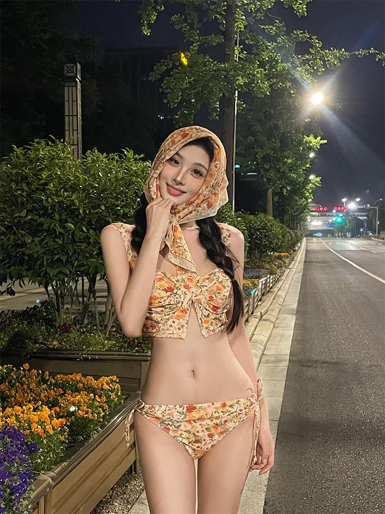 Thai floral swimsuit women's split small breasts gather pure desire vacation bikini three-piece seaside vacation swimsuit