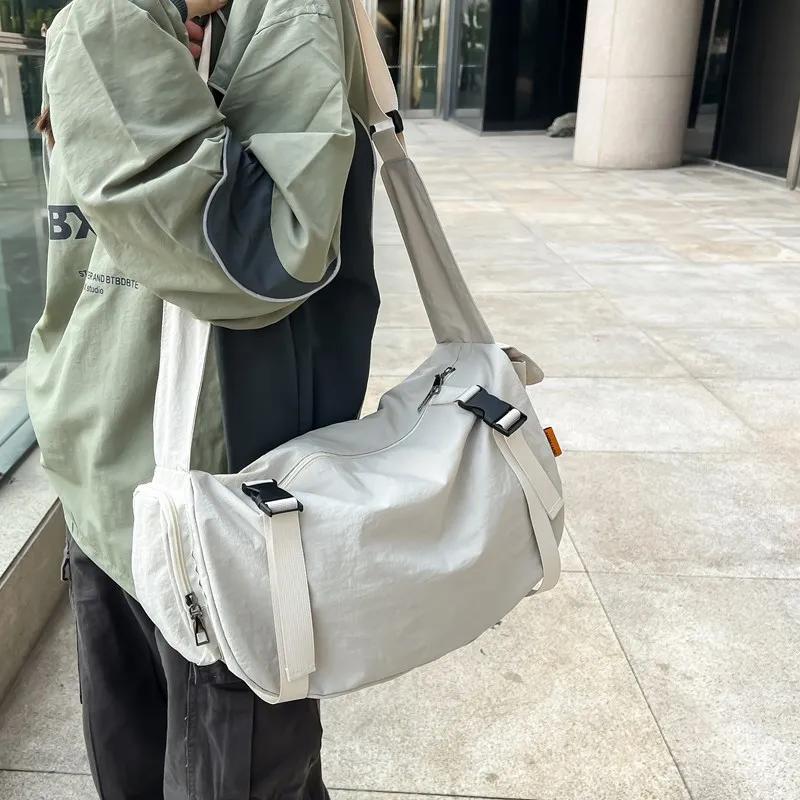 Сумка через плечо из нейлона на молнии для женщин, повседневная сумка через плечо, внутреннее отделение, сплошная строчка, большая вместимость