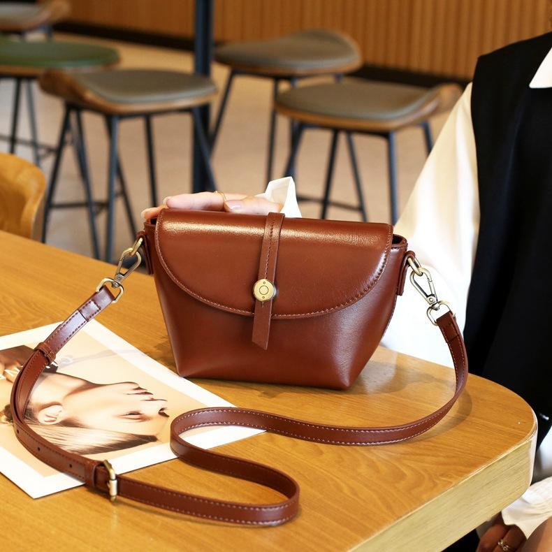 Unique and sophisticated genuine leather women's bag, vintage shell bag, top-layer cowhide small bag, vegetable-tanned leather crossbody shoulder bag