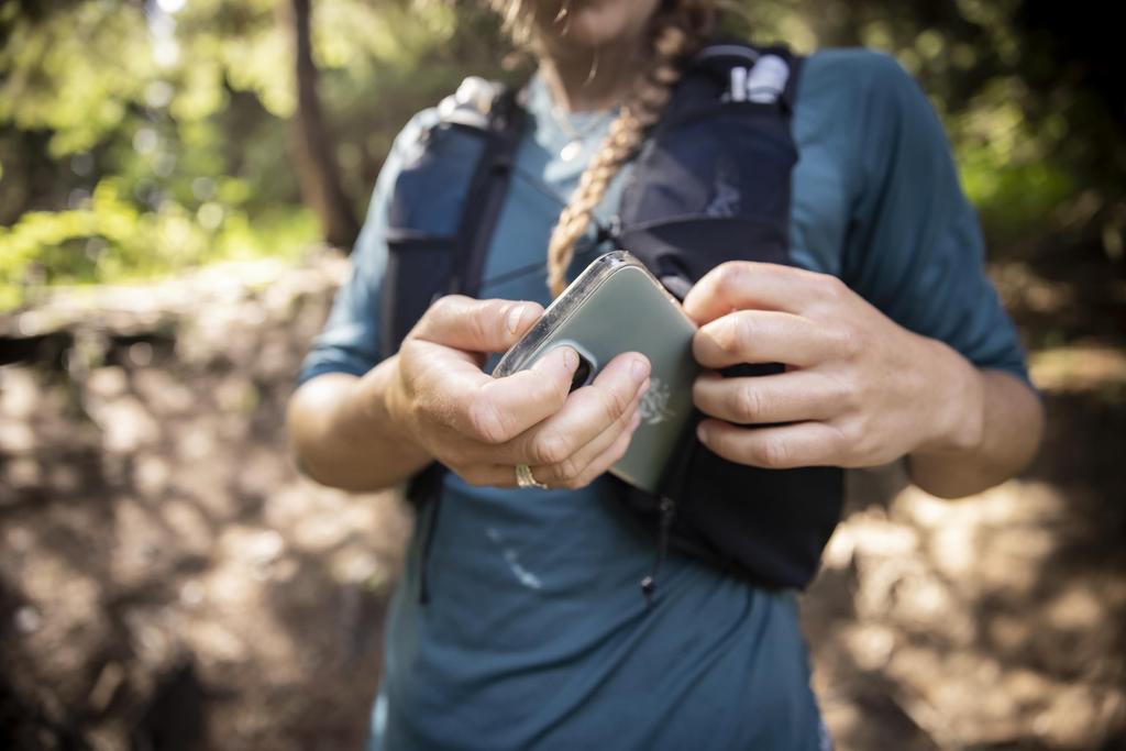 Salomon ADV HYDRA VEST 8 Hydration Black Bag,