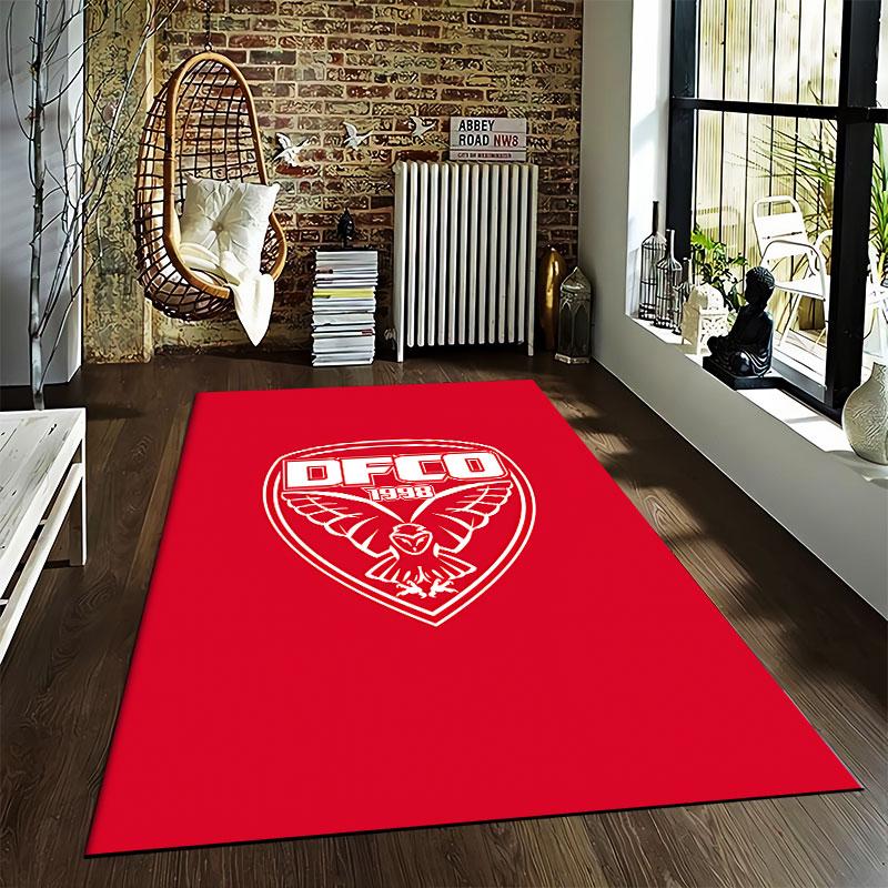 Red Carpet with Owl Emblem suitable as a non-slip mat for the living room or bedroom sofa