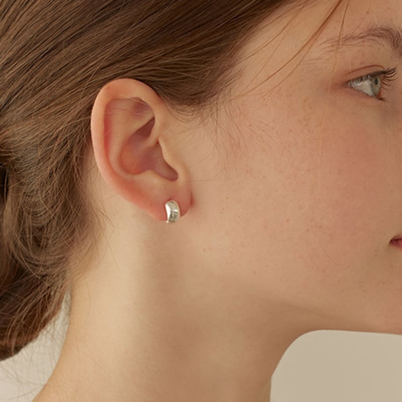 Lewe Round fit hoop earring