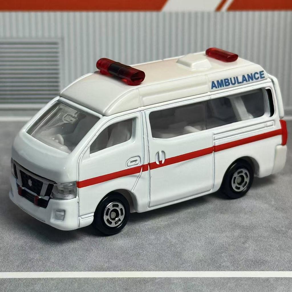 Takara Tomy Tomica No.18 Nissan Nv350 Caravan Ambulance Alloy car Diecast Model Replica Series Children Gifts Boy Toys