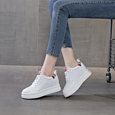 Трендовая обувь для женщин с увеличением внутренней высоты, сетчатая обувь, новая обувь на платформе-маффин, повседневная обувь