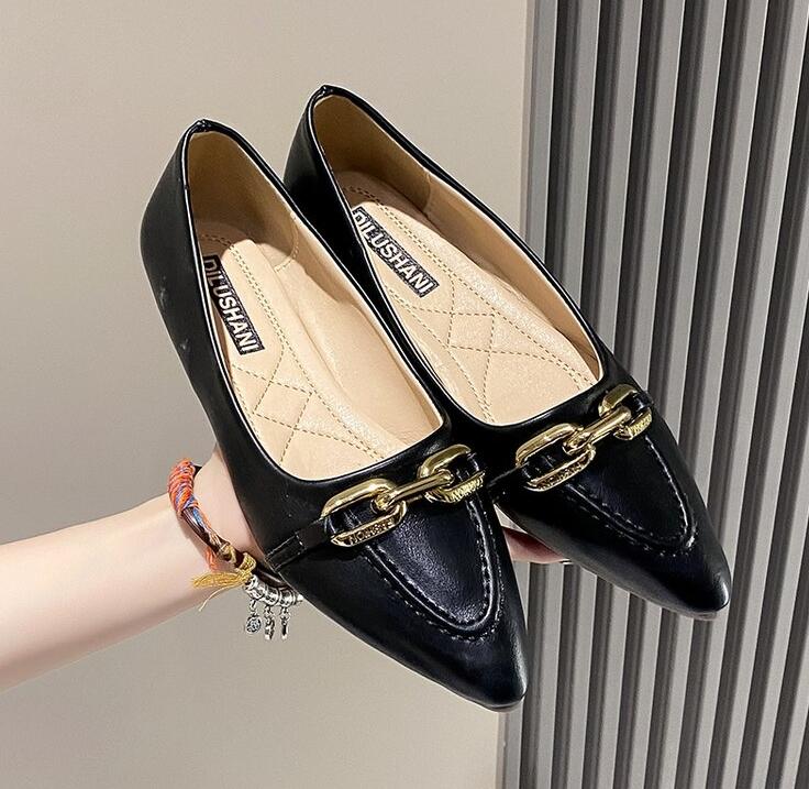 2024 Весна Повседневные Женские туфли на плоской подошве Винтажные кожаные лоферы с круглым носком Элегантные женские туфли с металлической пряжкой